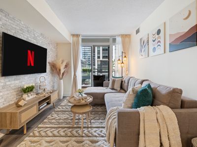 Boho Forest Escape King Bed 3BR + Free Parking DT