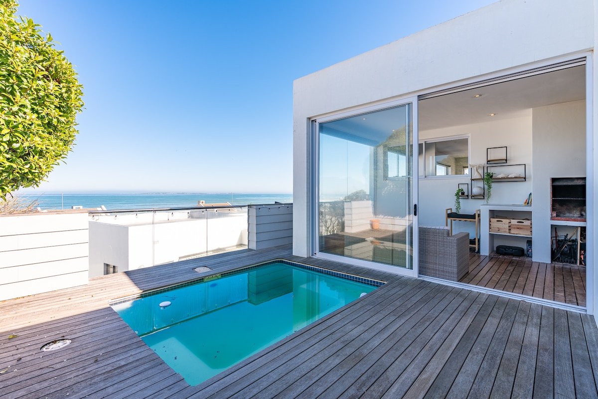 Family home – private pool, sea & mountain views gallery image 3