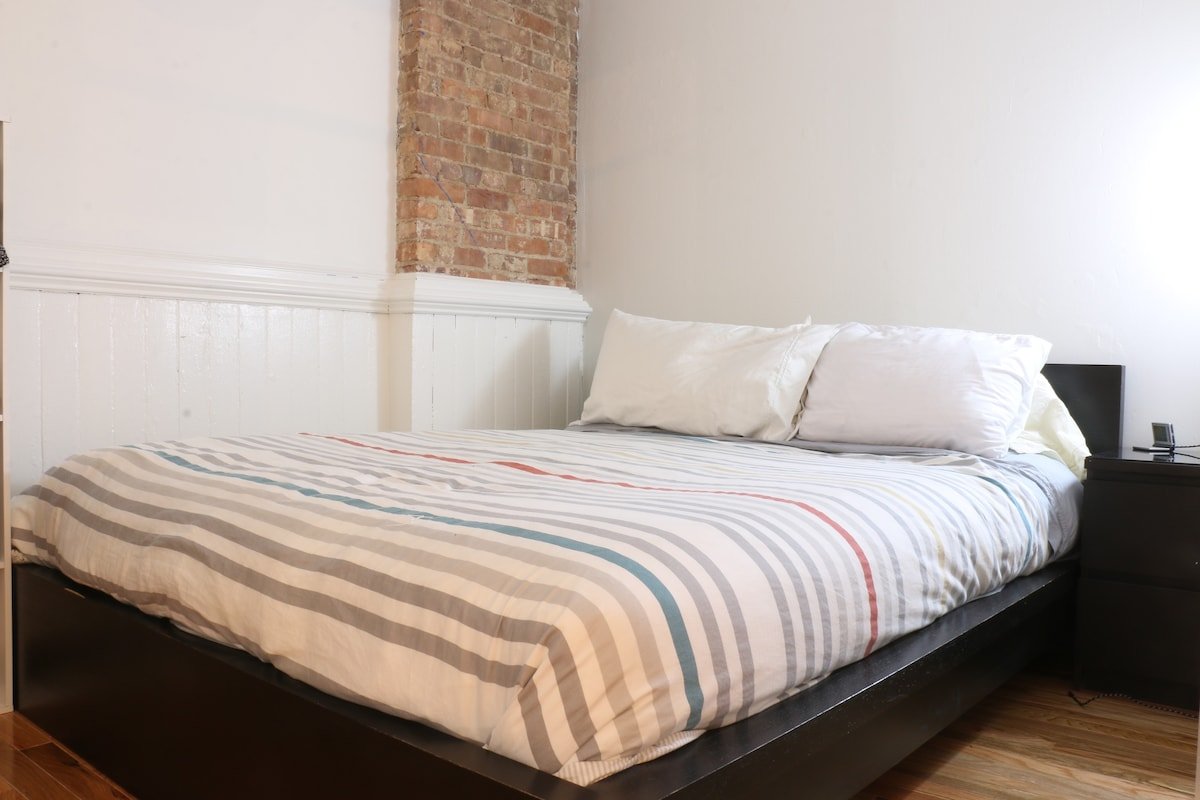 Chic Two Bedroom Loft gallery image 4