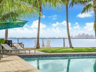 Bayfront Villa Heated Pool Amazing Views and Beach