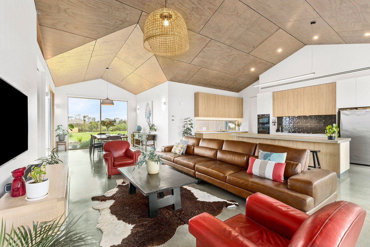 Country Views and Coastal Bliss gallery image 3