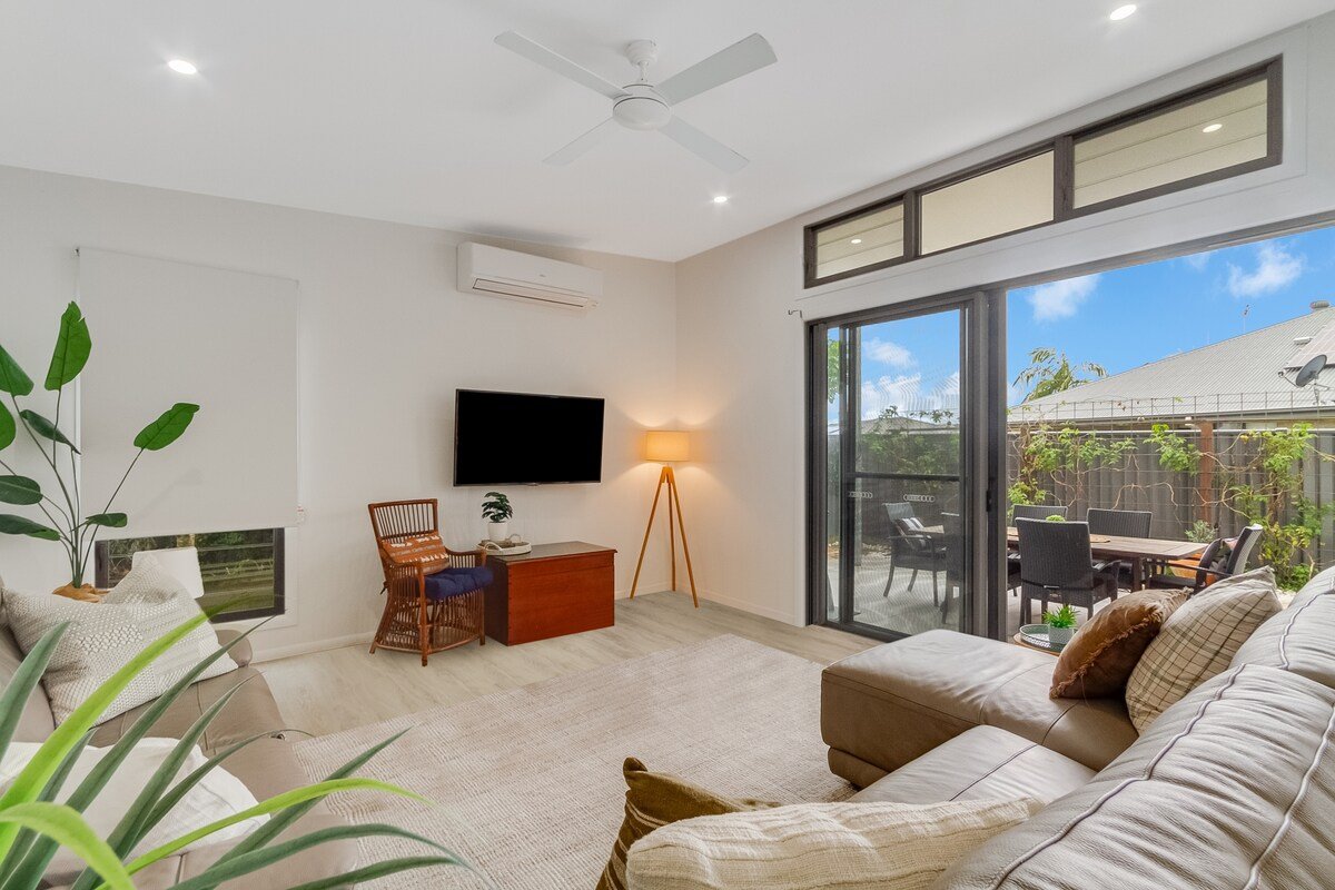 Dog-Friendly Beach House @ Black Rocks by uHoliday gallery image 5