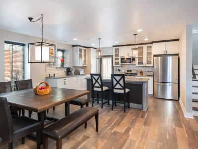 Brand New Spacious 4bd 4ba, Game Room, Deck, Patio