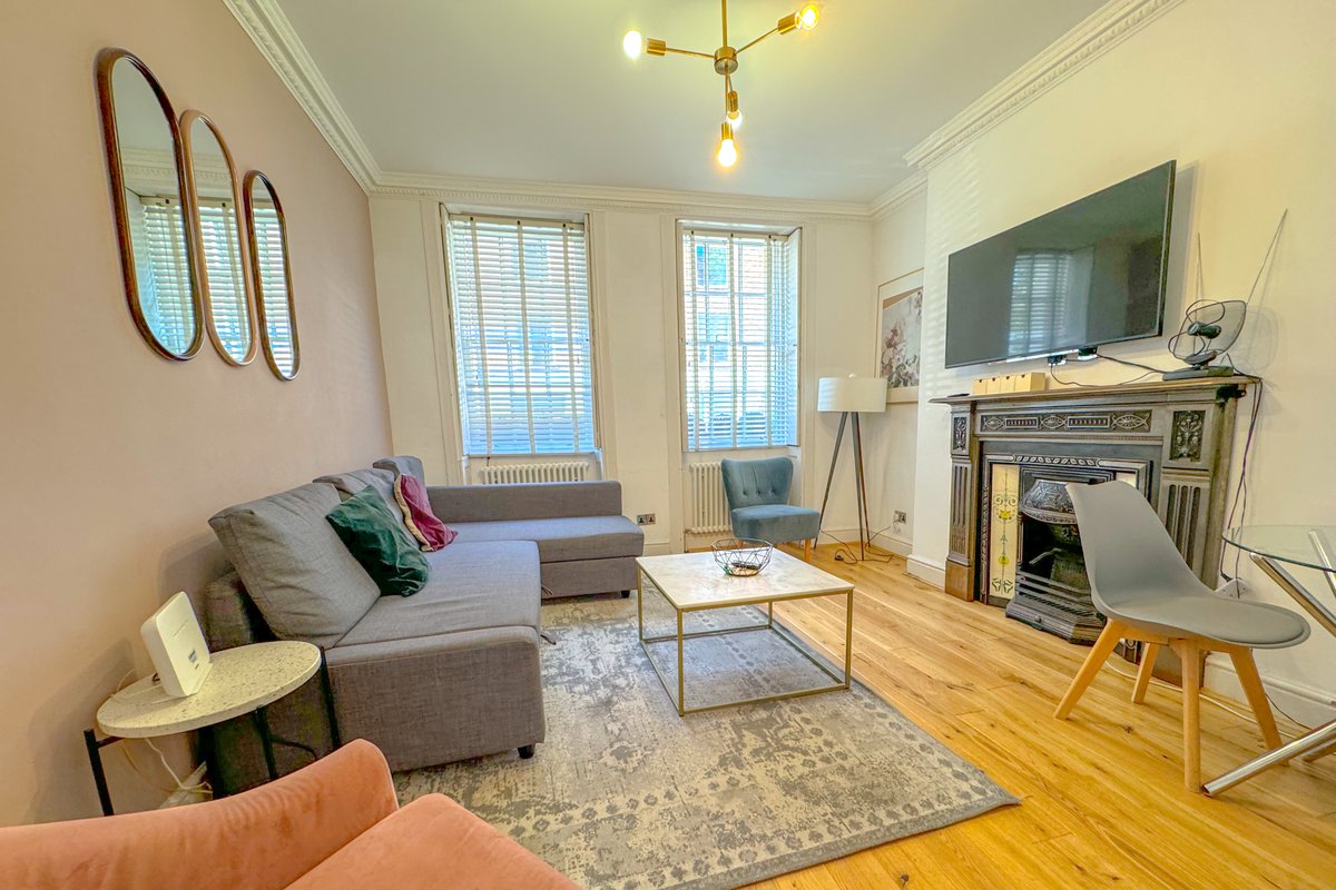 Spacious 2bed Bloomsbury Quiet St