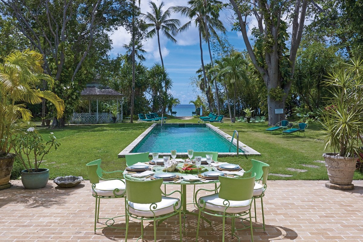 Beachfront 8-Bed Getaway with Pool – Nelson Gay