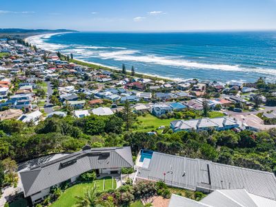 Wave Hill & Pool House. Two homes. One property.