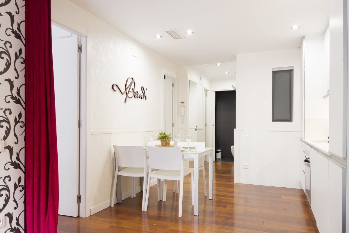 Superior Apartment By Gaudi EnjoyBCN Apts gallery image 4