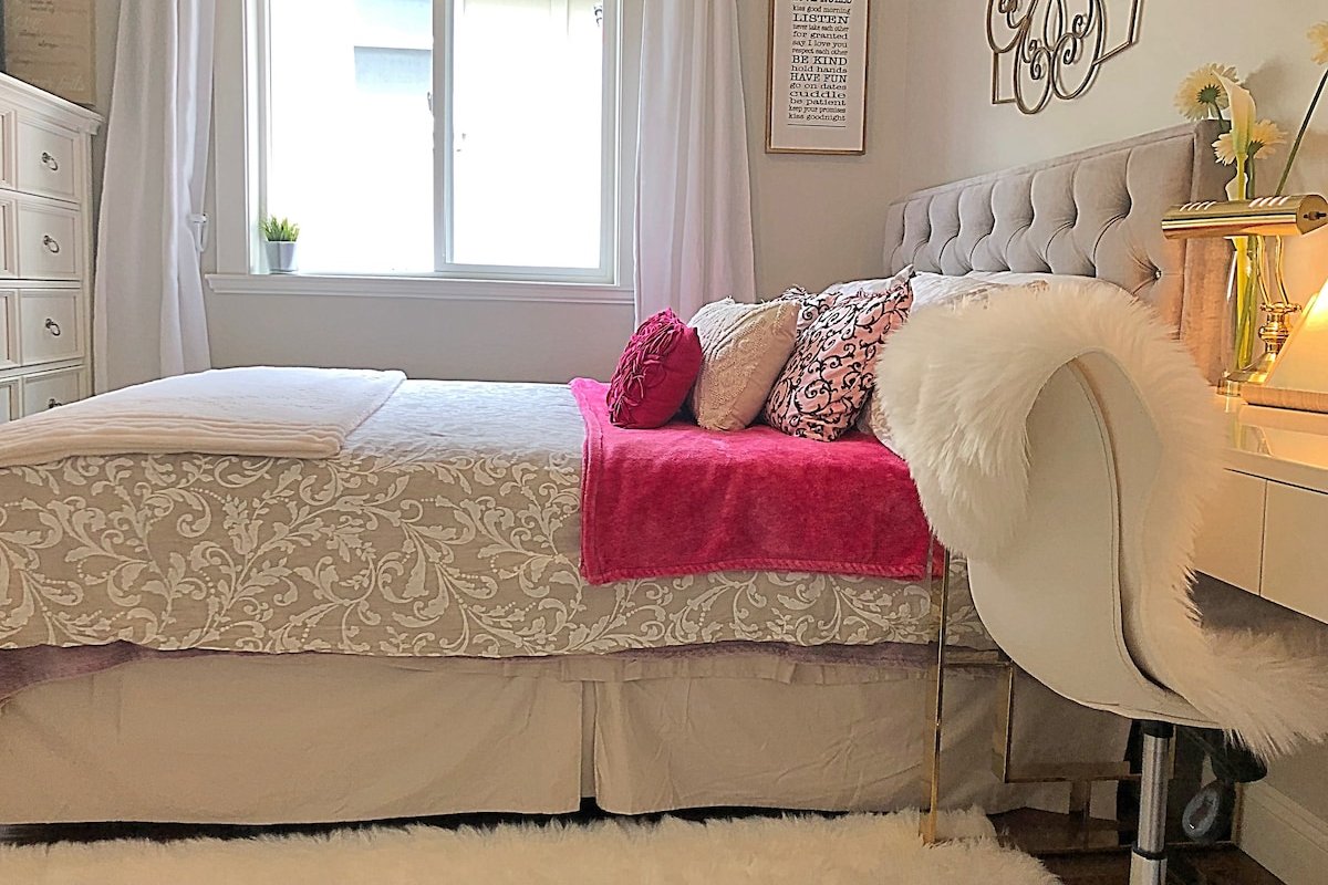 3 Bedroom Lux Bear Mountain Home gallery image 2