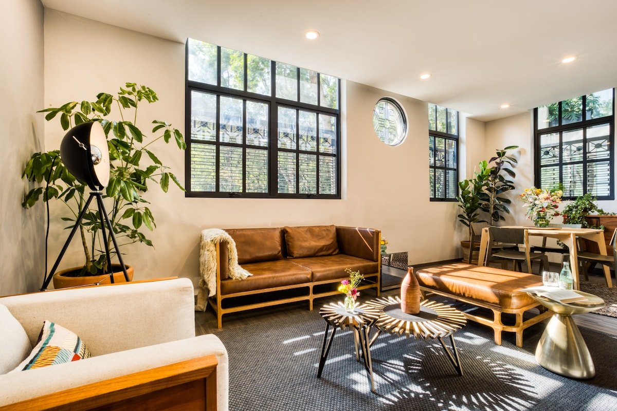 Amazing terrace + GYM in front of the park. gallery image 2