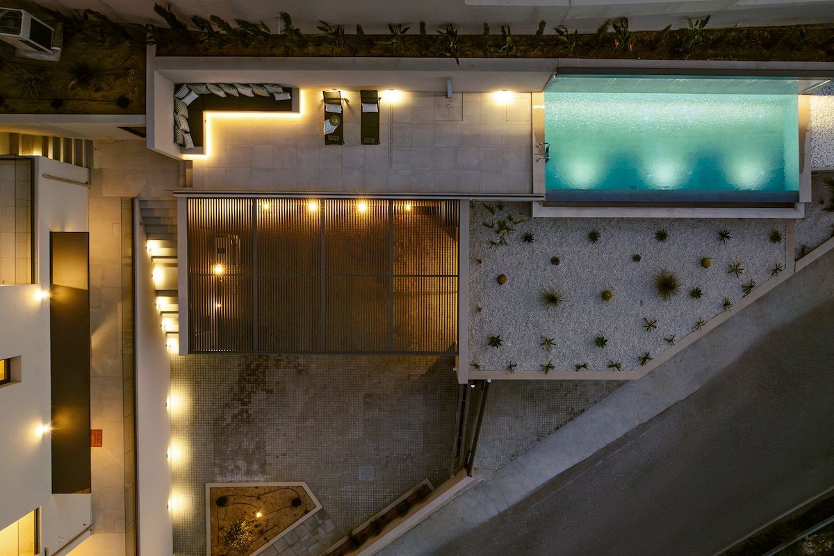 Majo Thalassa Villa Sea View-Heated Pool-Gym-Sauna gallery image 4