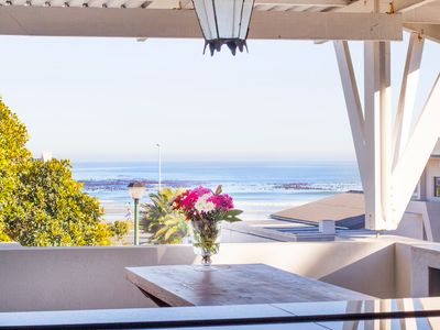 4-bed Beach House Sea Views, 50m Walk to the Beach