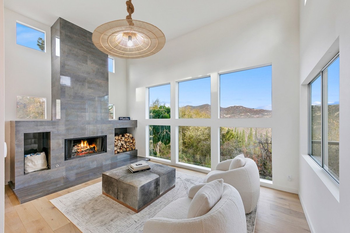 Malibu Retreat w/ Hot tub & Outdoor living gallery image 5