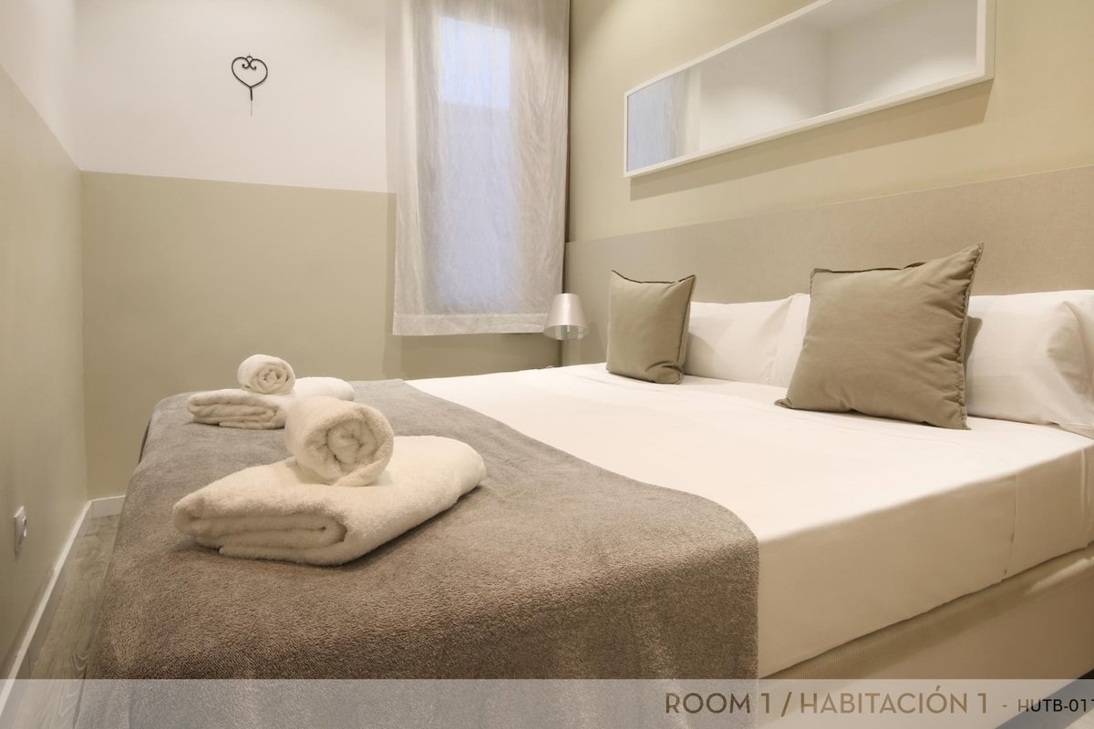 Sagrada Familia Apartment 32 gallery image 2