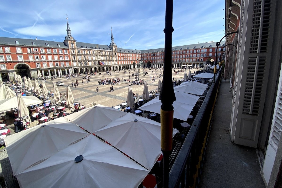 Amazing apartment with balconies to Plaza Mayor gallery image 2