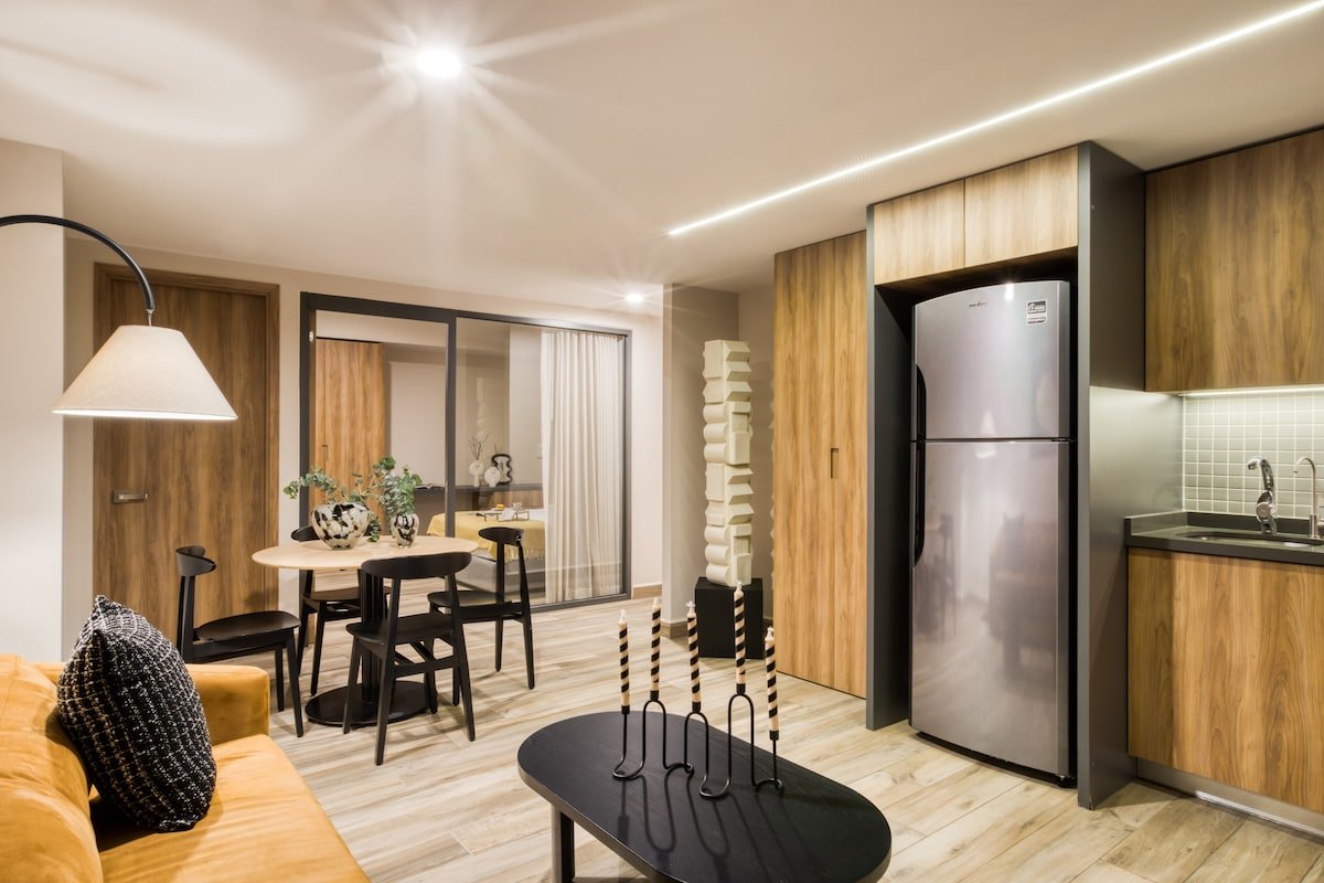 Epic Apt w/Balcony | Best Location+Cool Amenities gallery image 3