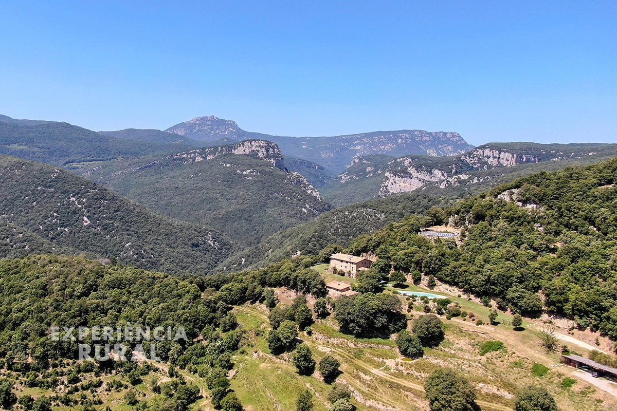 Gran masía aislada con piscina y vistas de ensueño gallery image 4