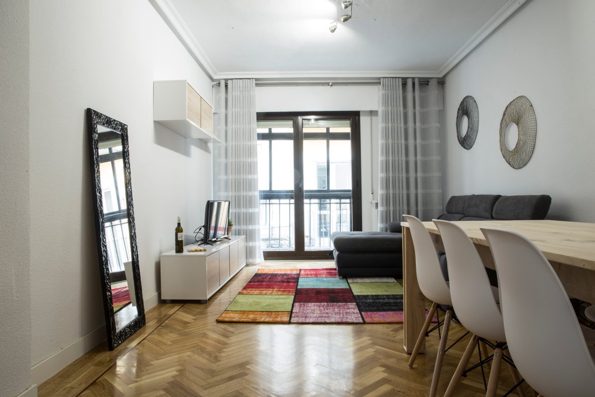 Madrid City Center w/Garage: Big & Comfy, 2 baths
