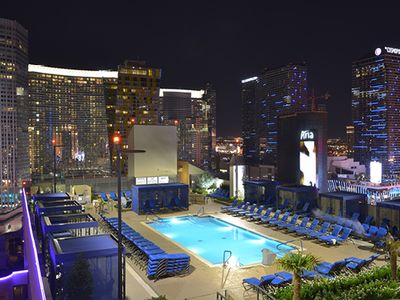 Polo Towers Suites- 2 bdrm near Planet Hollywood