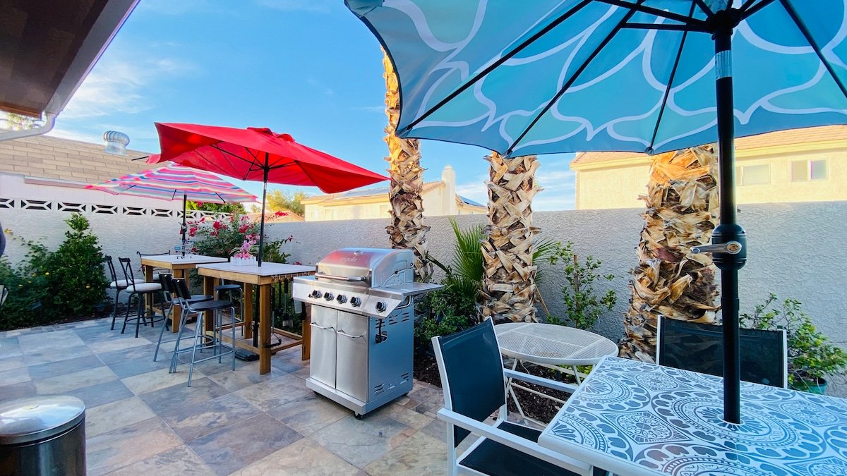 Henderson 4-Bedroom 3-Bath Home with Pool and BBQ gallery image 5