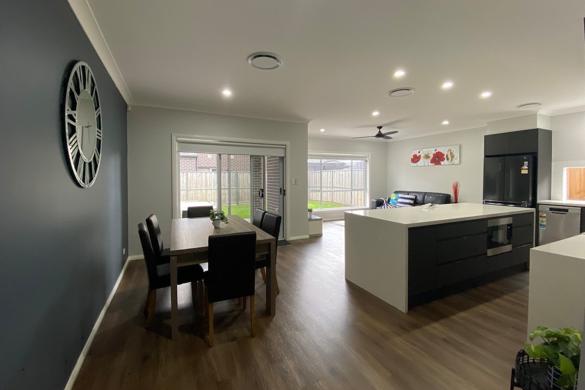 Luxury Home | Sleeps 16 Guests gallery image 5