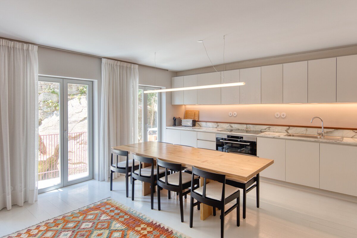 Spacious Duplex w/ private Garden & Swimming pool gallery image 3