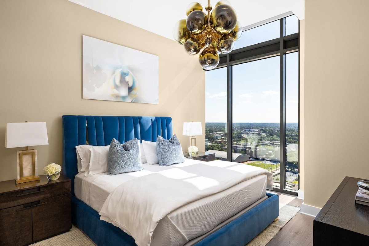 Peach City Penthouse by Atlanta Luxury Rentals gallery image 2