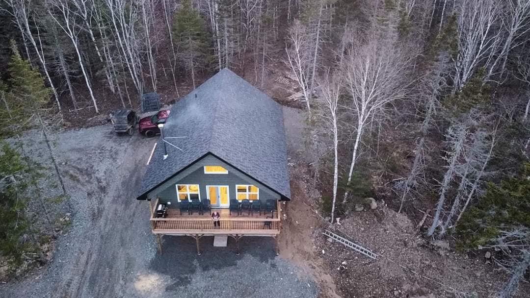 Trails End Lodge Fundy National Park area HOT TUB gallery image 3