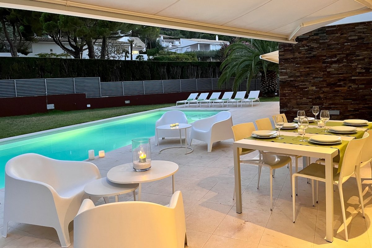 Villa Casanovas 12/13 people gallery image 5