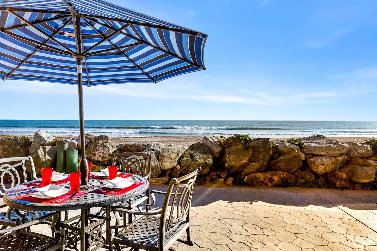 Jaw-Dropping Beach-Front Retreat! gallery image 3