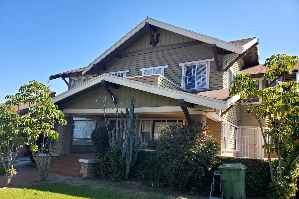 Spacious 2 story w/ views and desirable amenities