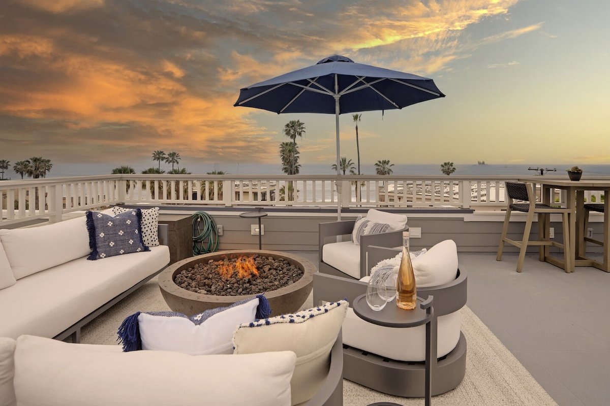 Designer Lux Beach House | OceanView, AC, Fire Pit gallery image 4