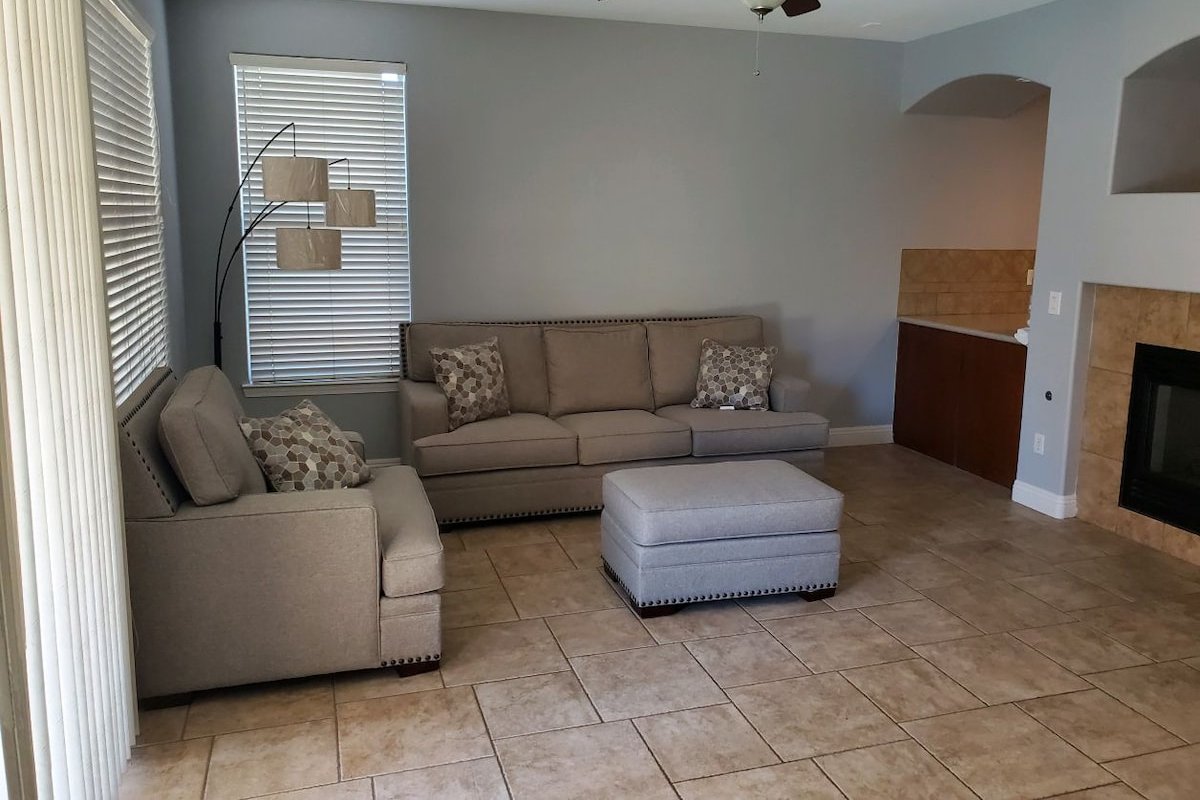 Mini Castle 7 Bedrooms 10 Queen beds, Pool NEW gallery image 5