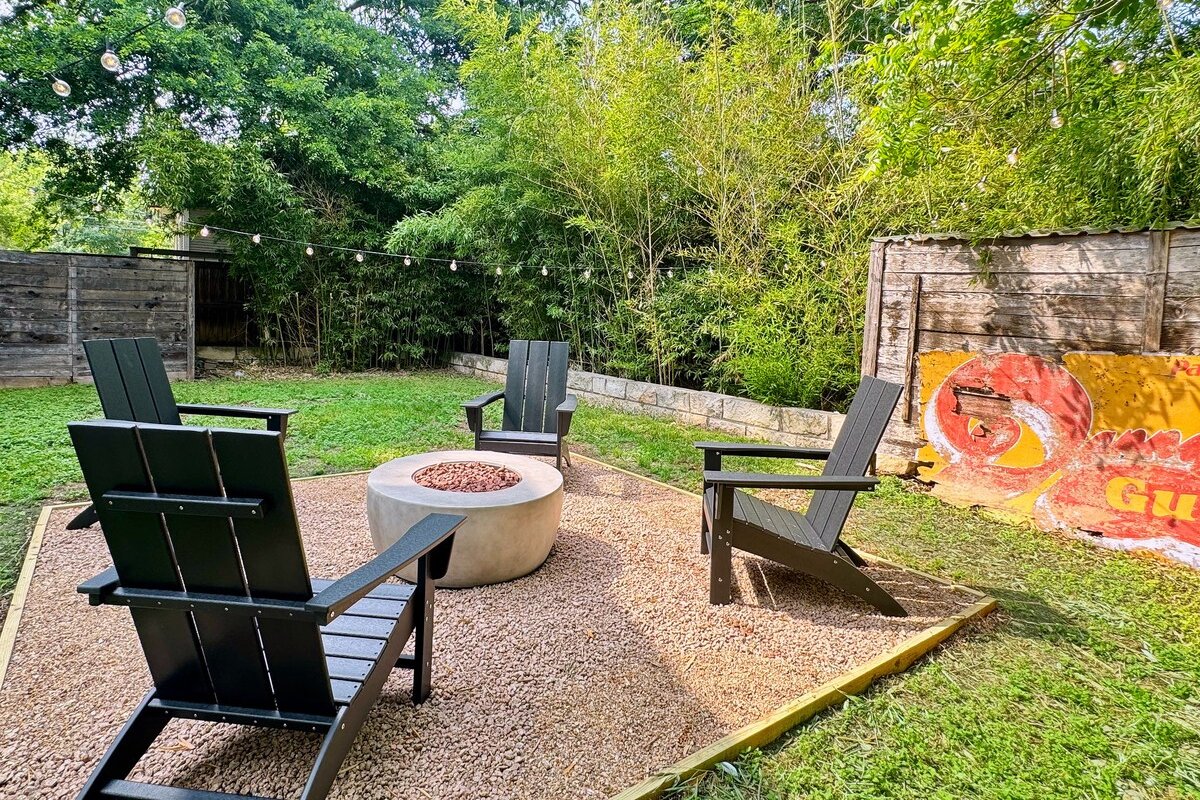 The Hayloft: Mid-Century Barn in Heart of Zilker gallery image 5