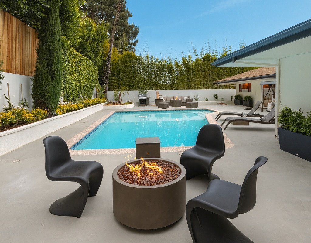 Hollywood Hills Luxury Villa with Private Pool gallery image 4