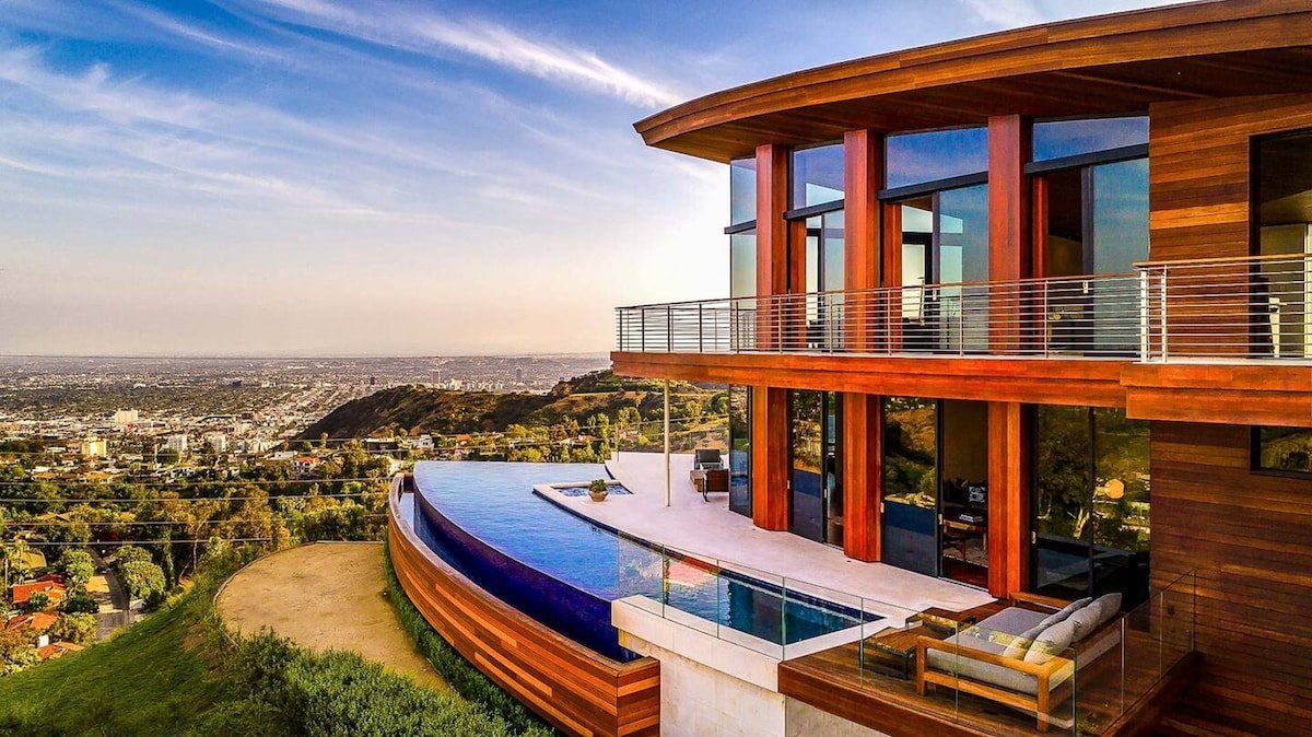 Rouge Elite gallery image 2