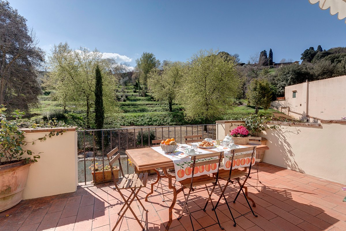 SAN NICCOLO’ 99 – A BIG APARTMENT WITH A VIEW