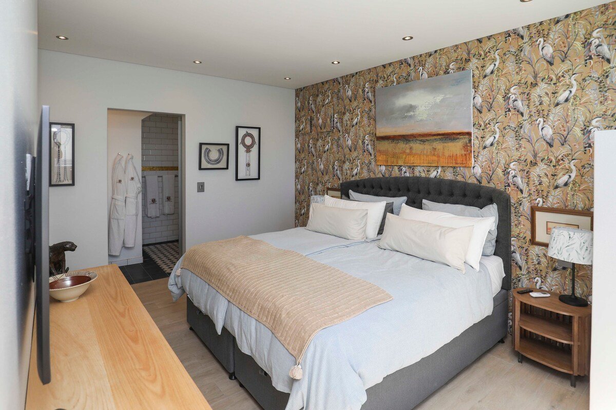 Magnificent home in Camps Bay gallery image 5