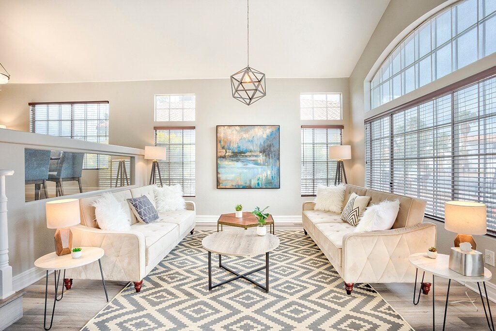 Luxurious 4bed/3ba POOL LVStrip 10 mins free park! gallery image 2