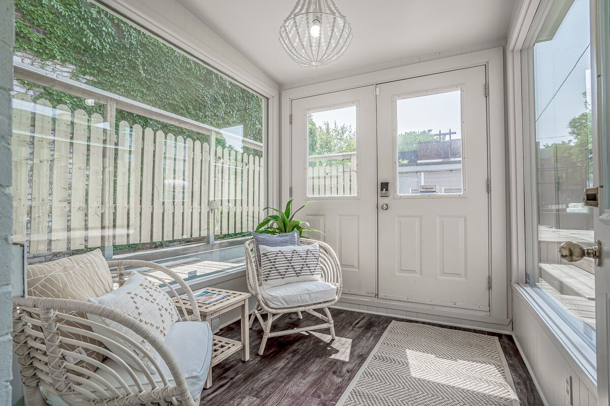 Rustic-Townhouse on the plateau Mont-Royal gallery image 4