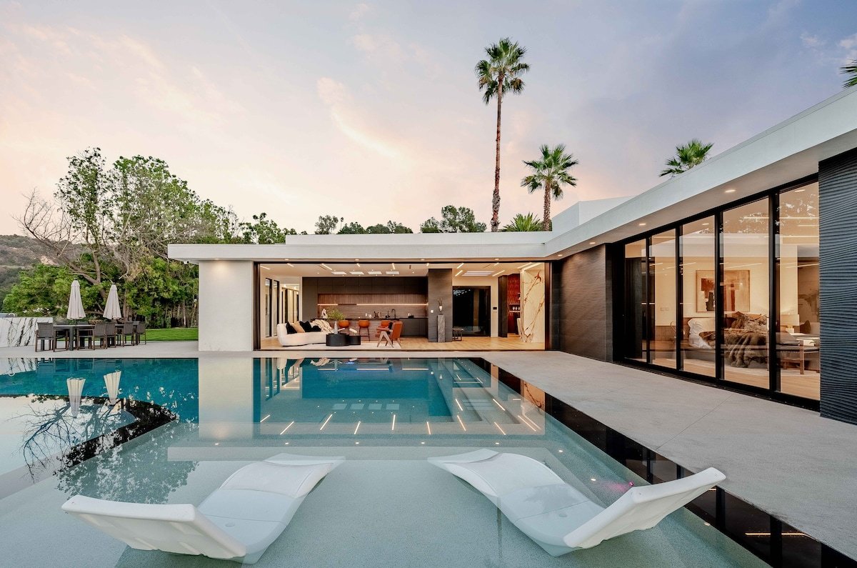 Breathtaking Views Mansion gallery image 2