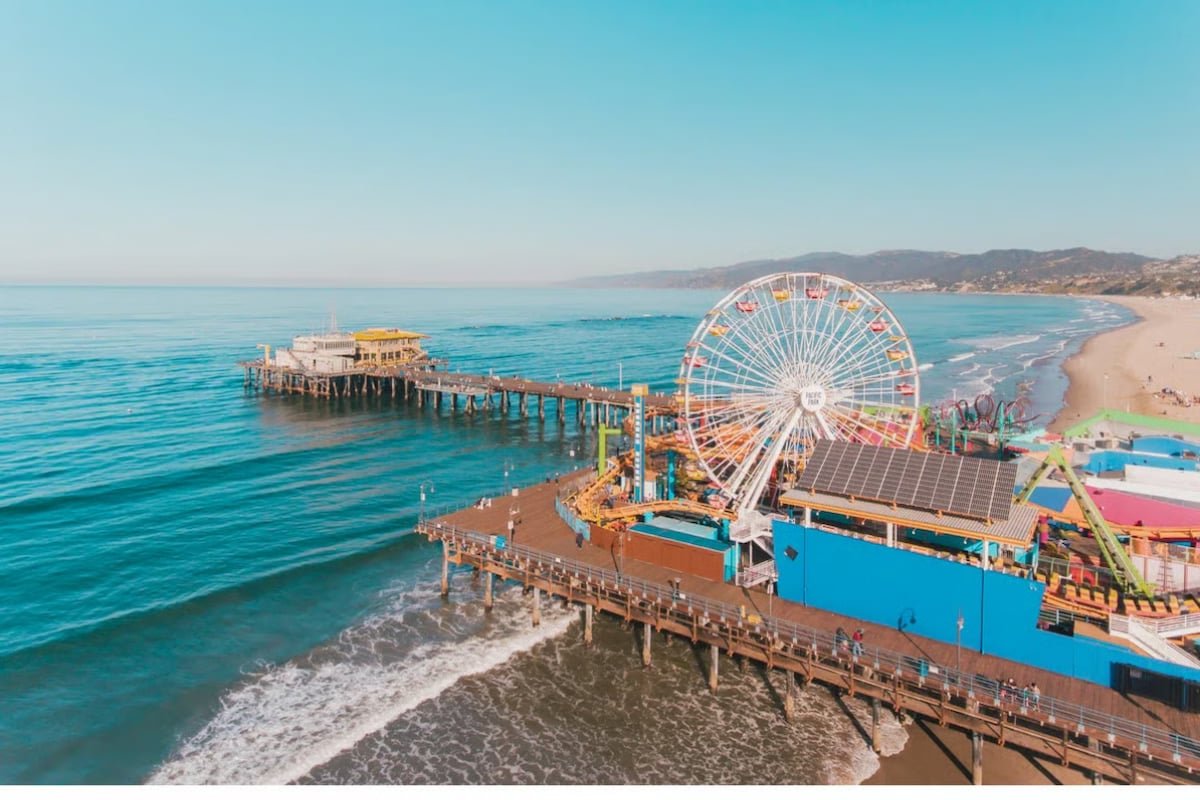 Beach 5 Min • 2 KINGs • AC • W/D • Free Parking gallery image 2