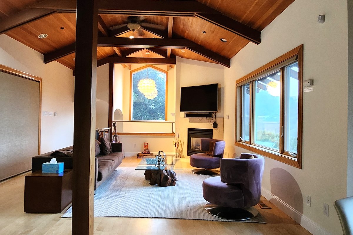 CHIC & EXCLUSIVE HOME IN PRIVATE TRANQUIL SETTING gallery image 2