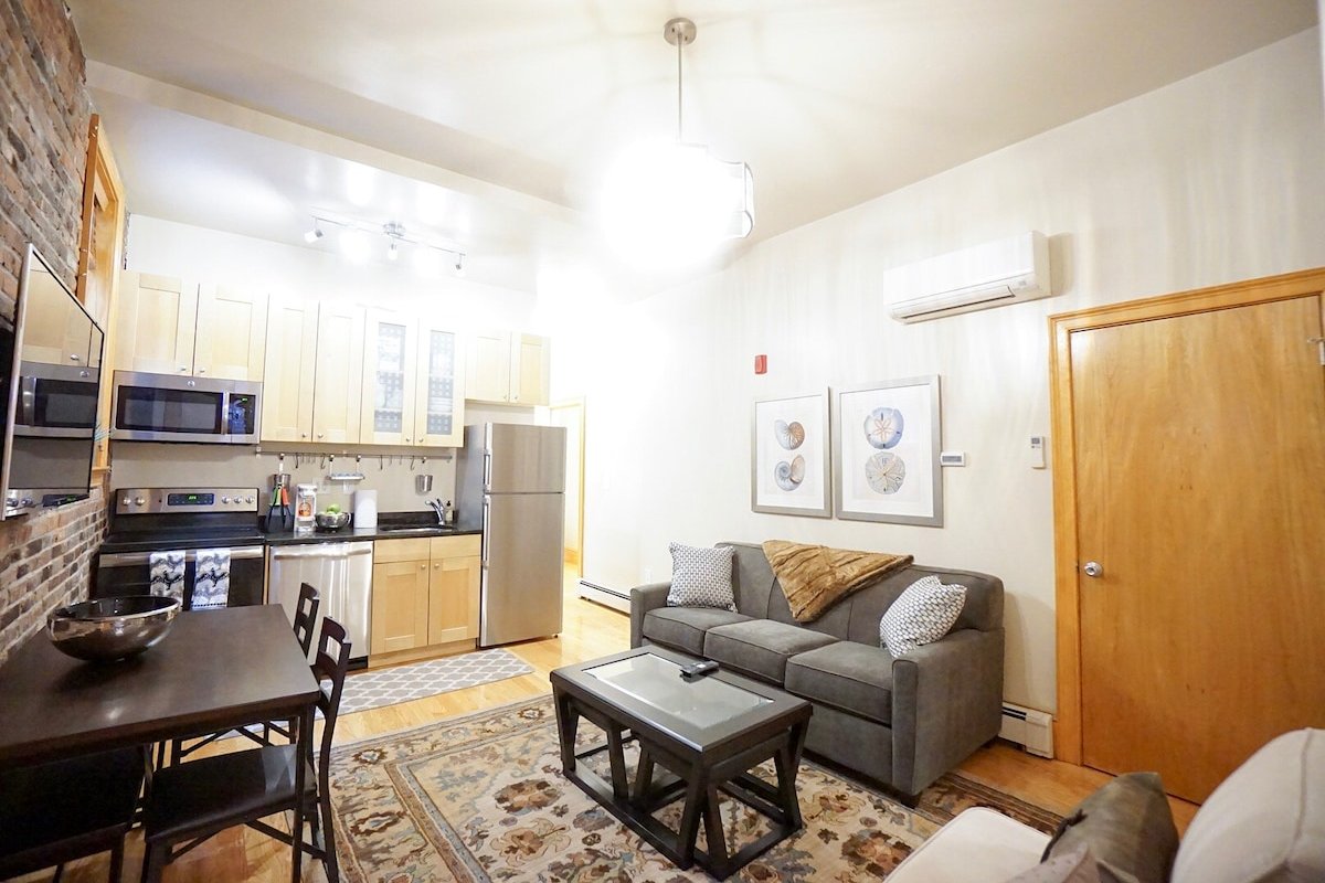 North End Efficient 3 BR | 1 BA in Little Italy gallery image 2