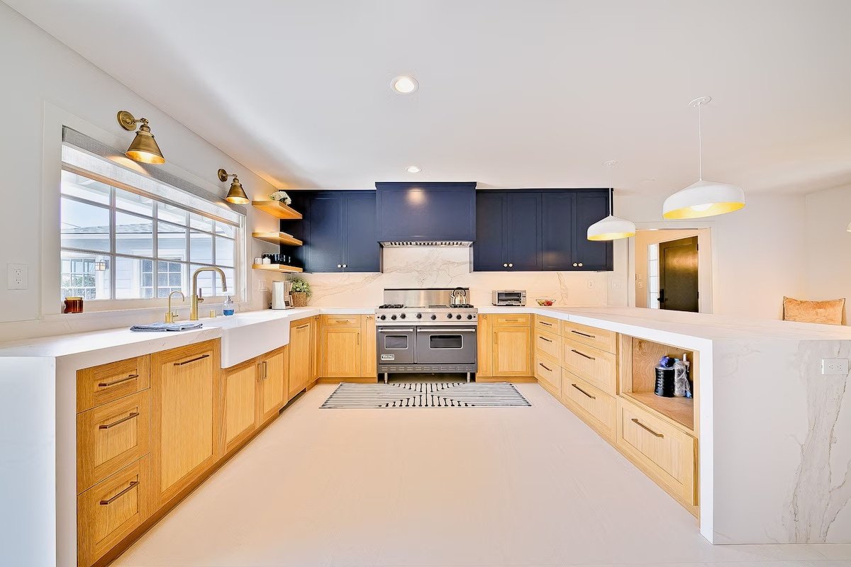 La Jolla Shores Perfection | Hot Tub, Yard, AC gallery image 4