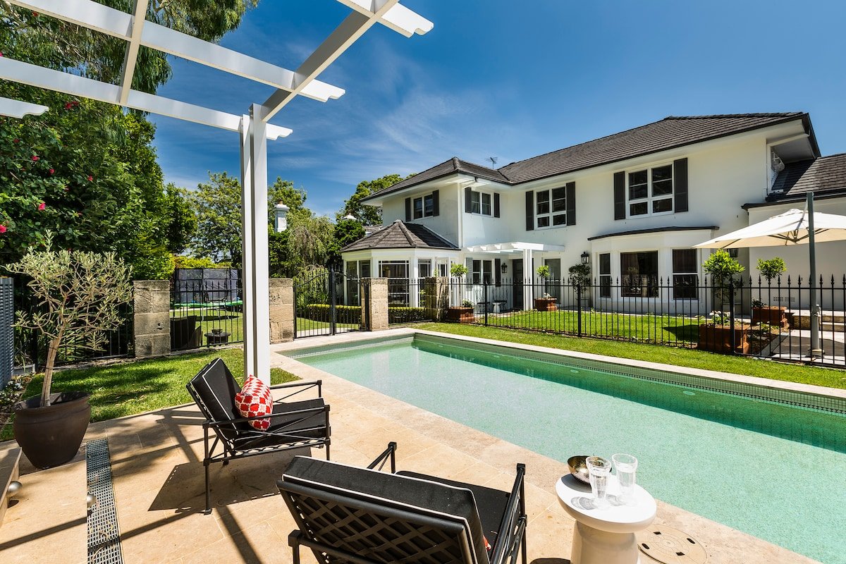 Clovelly – Large, Luxury Family-Friendly House gallery image 3