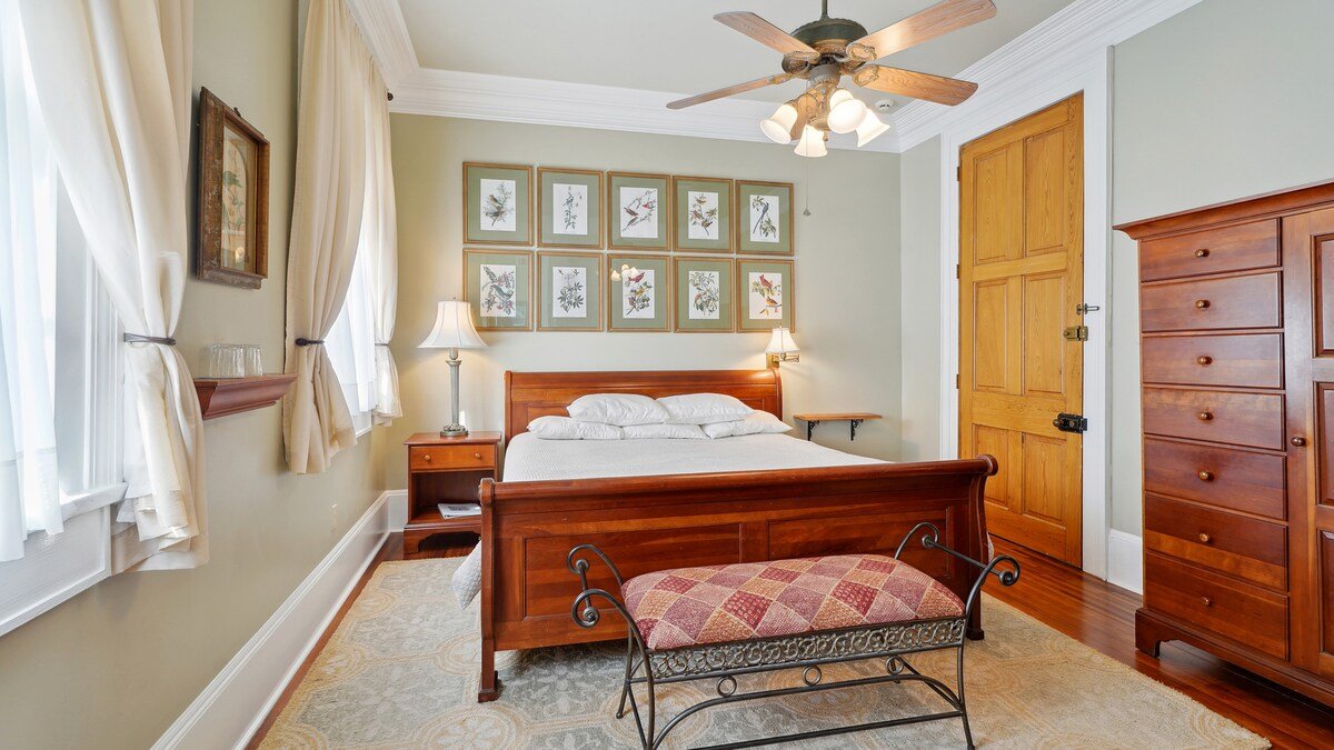 Rent entire 9BR/9BA Bed & Breakfast with Pool gallery image 4