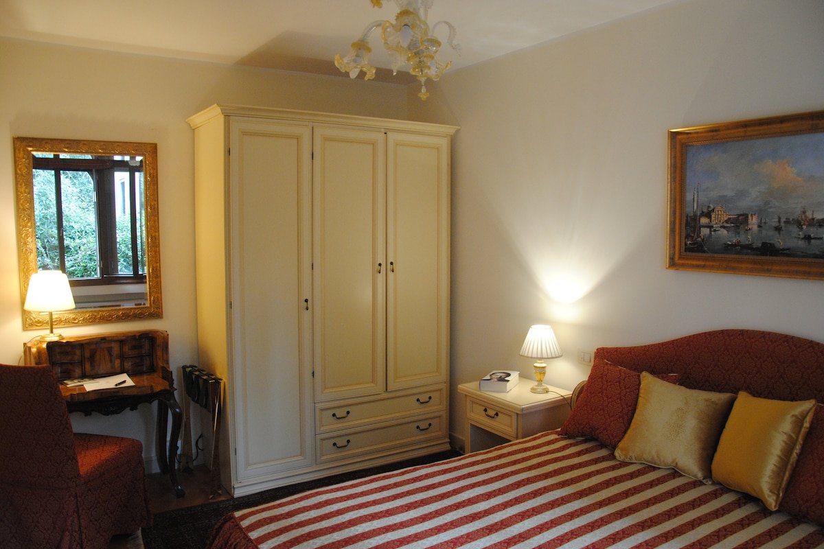 Cupido apartment, view of Canal Grande gallery image 4