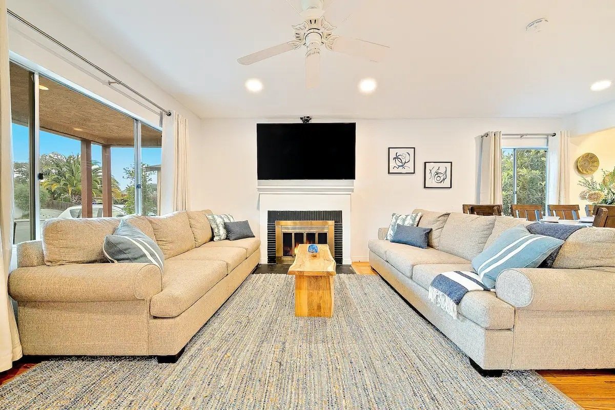 Pelican Place gallery image 4