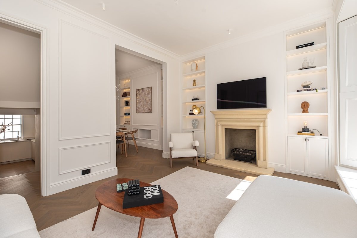 Luxurious 3 Bedroom Apartment in Chelsea gallery image 4