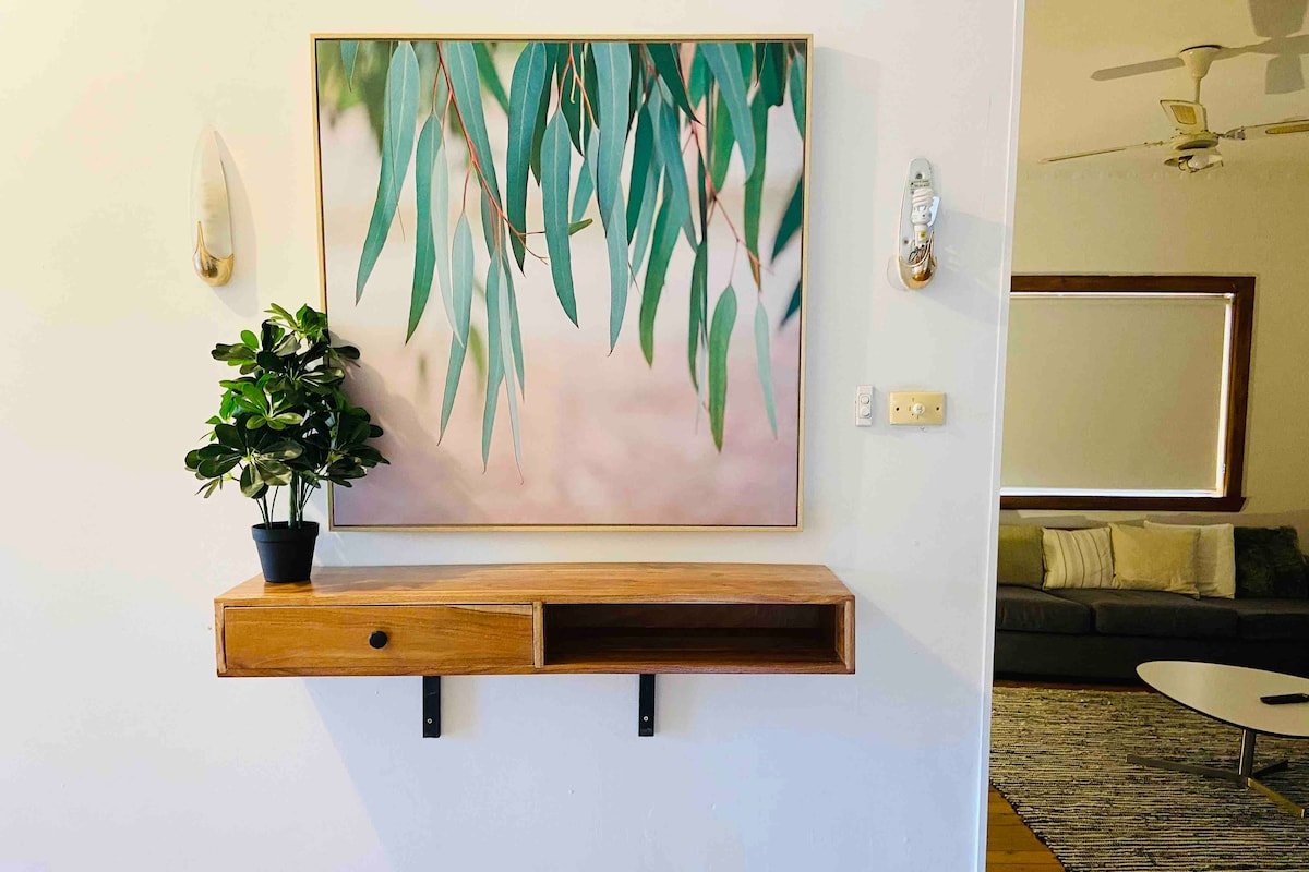 D127 St Albans Lodge 6 bedrooms sleeps 24 gallery image 3